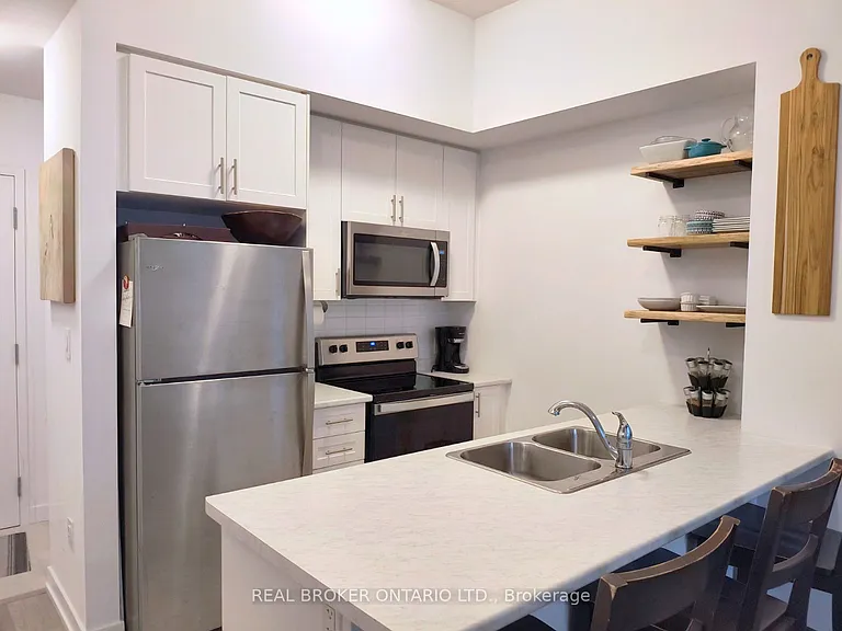 460 Dundas St E #117 — Photo 6