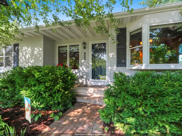 5050 Redbud Ct, Green Bay, WI 54311
