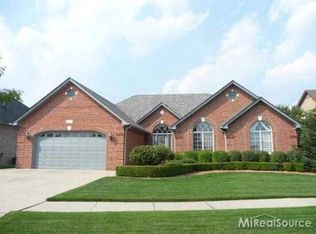 16289 Forest Way, Macomb, MI