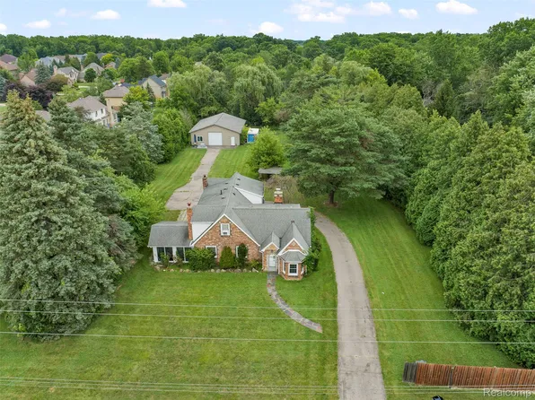 42192 Dequindre Rd, Sterling Heights, MI 48314