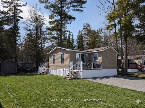 42 Temagami Trl, Wasaga Beach, ON L9Z 1X7