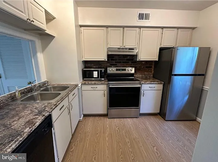 Cardinal Forest Condo — Photo 2