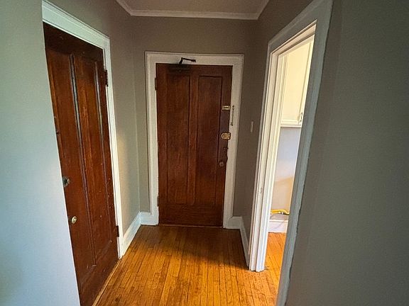 4th image of 3017 E 78th St APT 4B