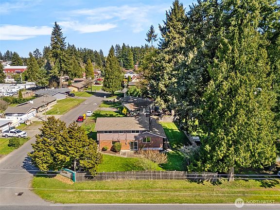 4th image of 6801 Husky Way SE