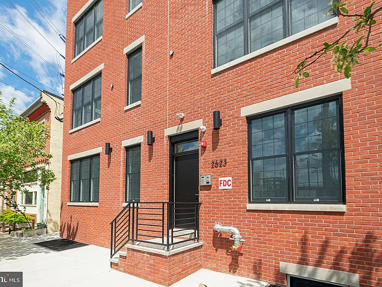 2623 Christian St #303 — Photo 14
