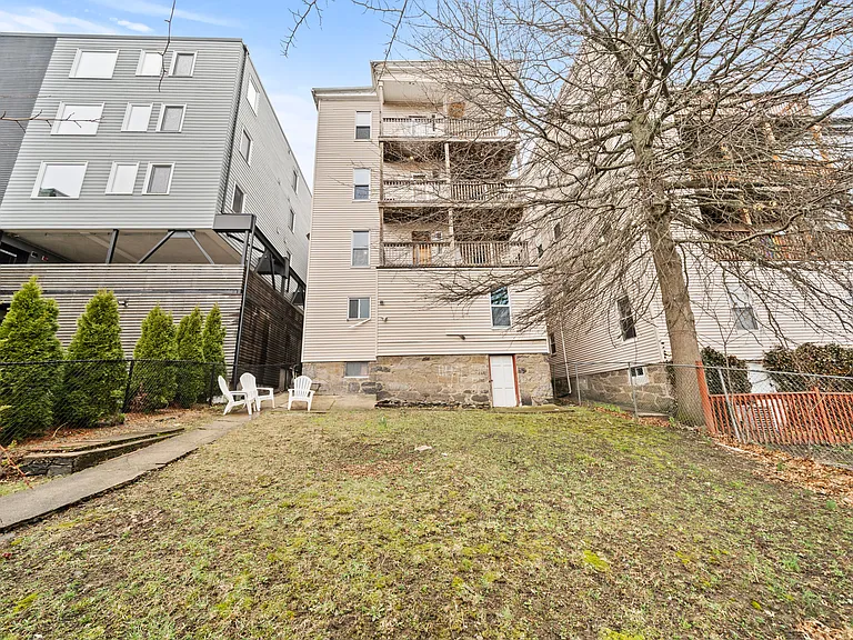 50 Fisher Ave #11 — Photo 13
