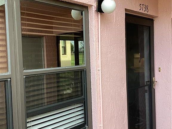 3rd image of 5738 Matanzas Dr