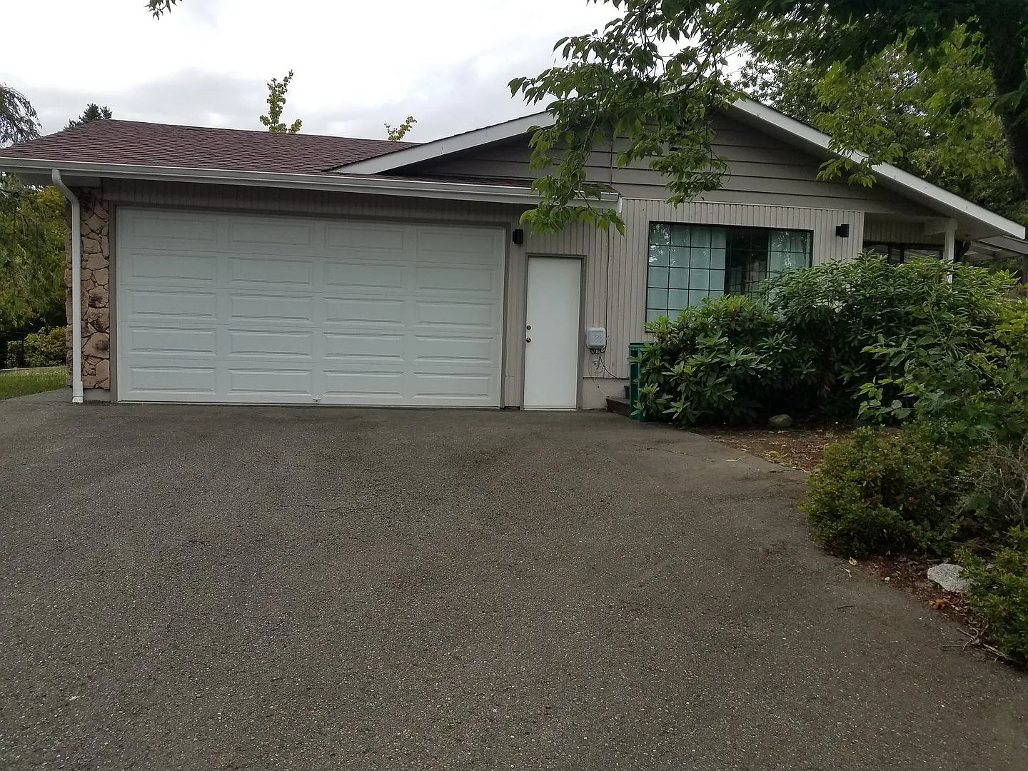 Short Term! 3 Bedroom East Bremerton Home! — Photo 2