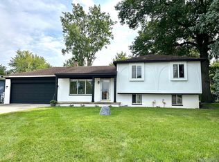 2485 Crane Rd, Fenton, MI 48430