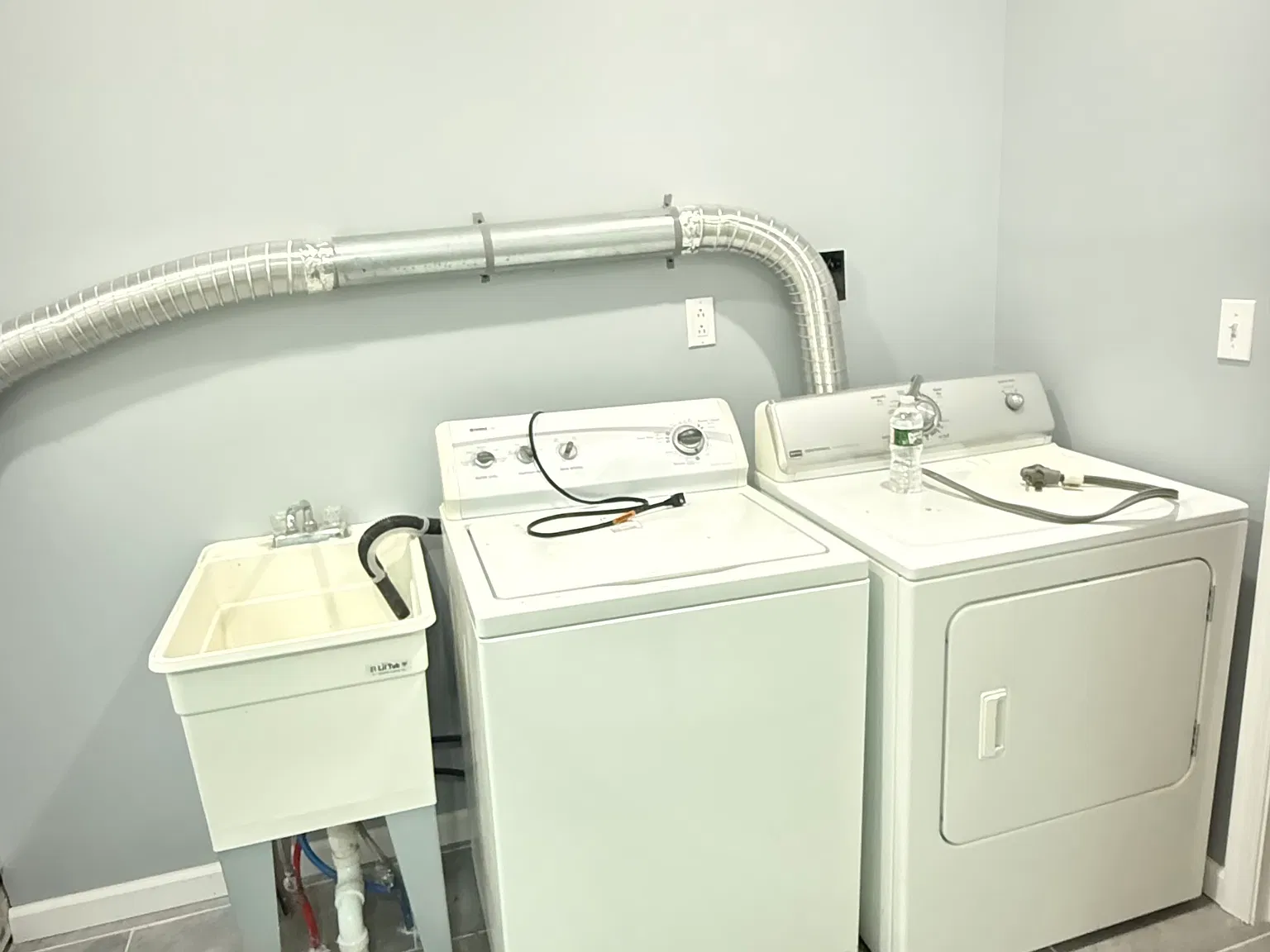2 bed, 850 sqft, $1,400 — Photo 1