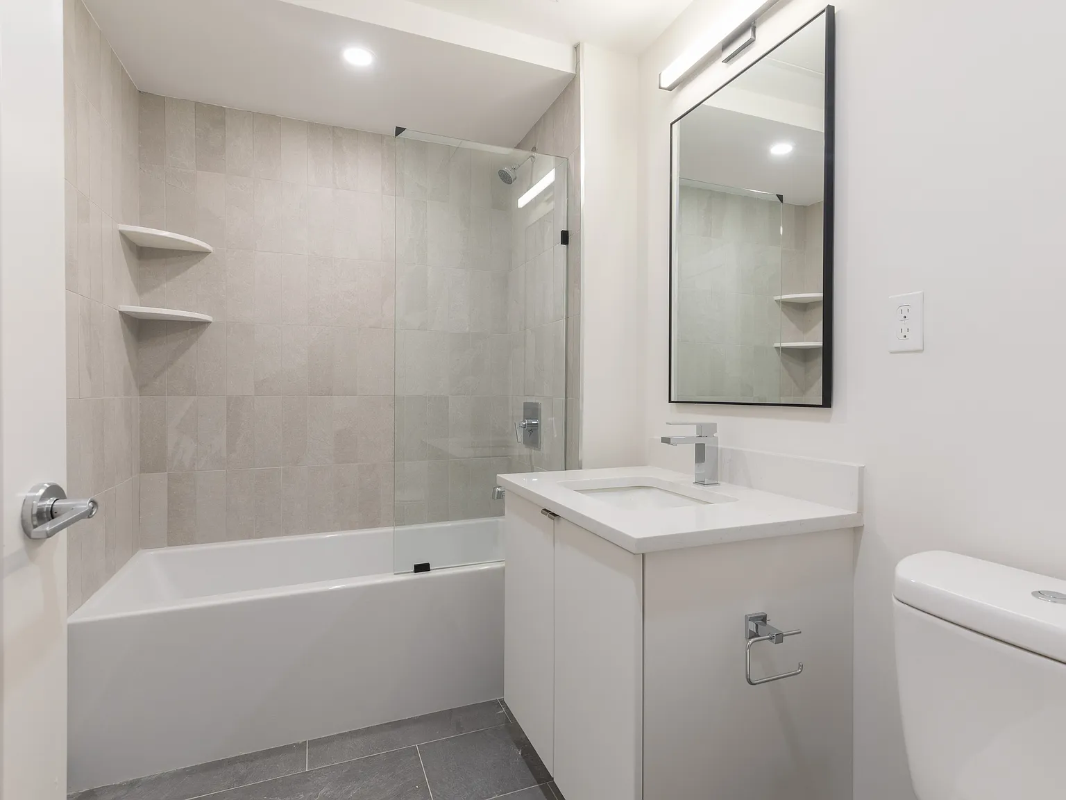 3 bed, 2.0 bath, 1019 sqft, $5,500 — Photo 4