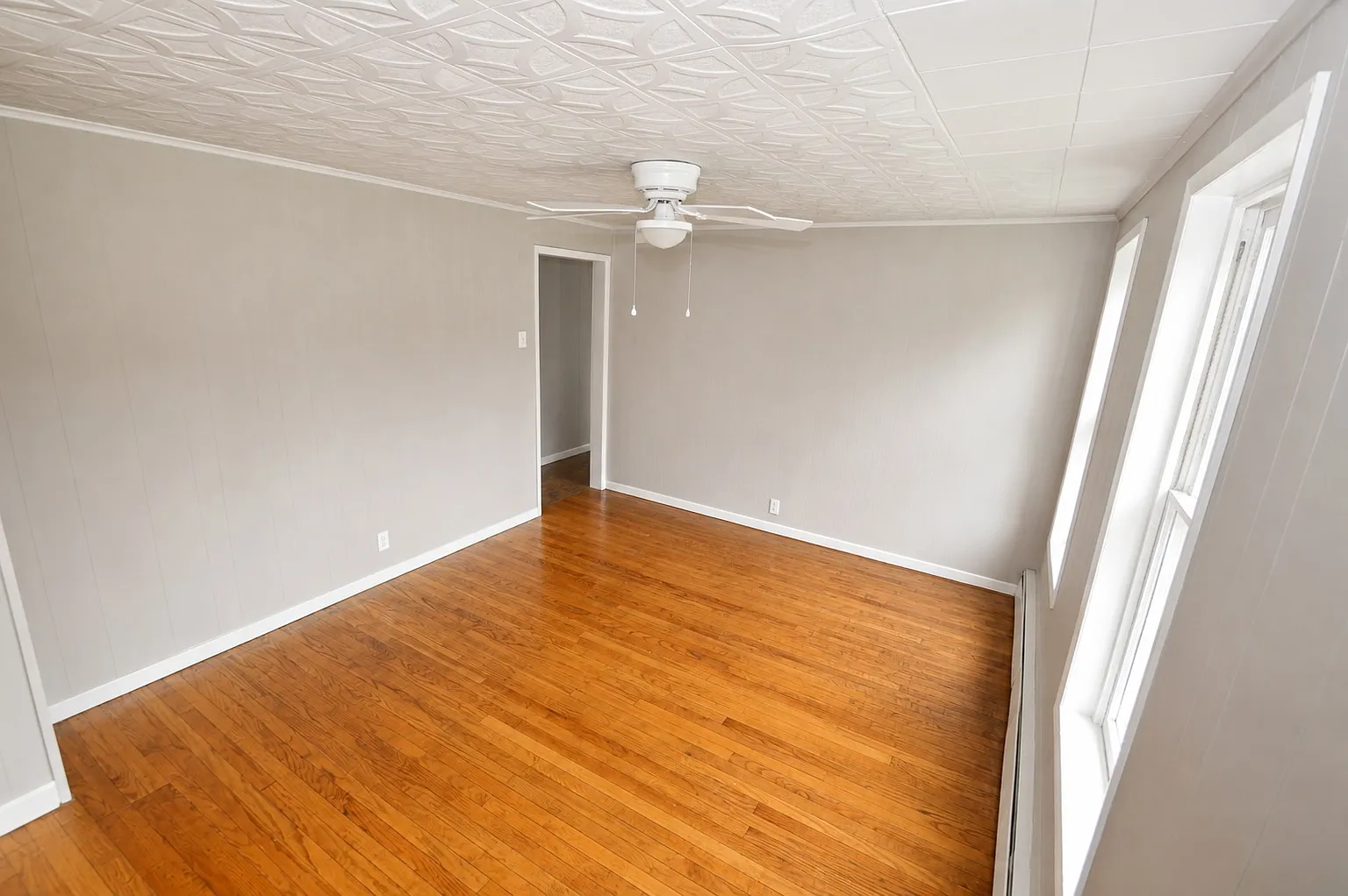 2 bed, 1000 sqft, $1,900 — Photo 4