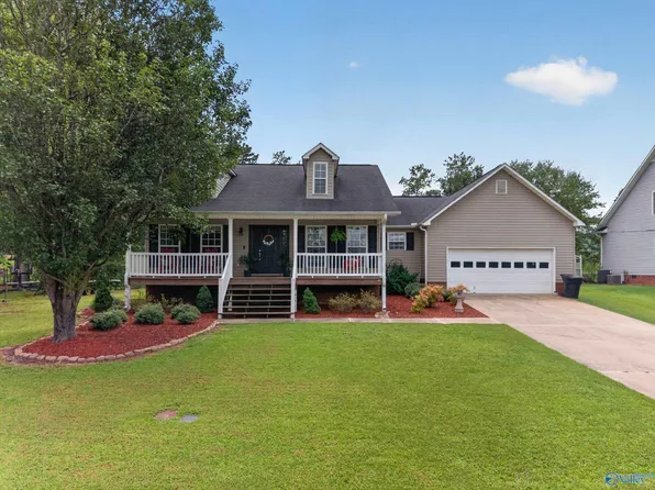 213 Camden Cove Ln, Gadsden, AL 35903