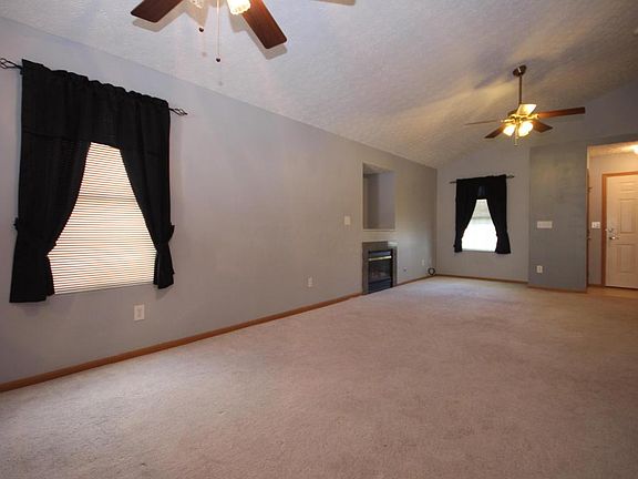 3rd image of 451 Jonathon Dayton Way