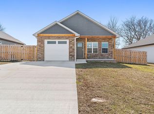 260 W Erin Cir, Bolivar, MO 65613