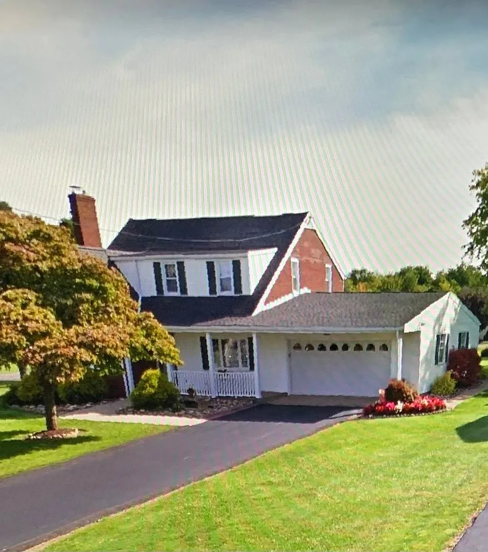 3 Bedroom Single Family Home in Latrobe — Photo 1