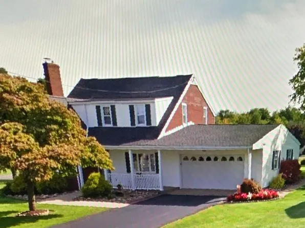 1706 Wood St, Latrobe, PA 15650