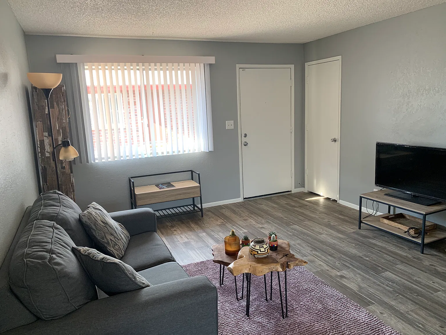2 bed, 832 sqft, $1,100 — Photo 2