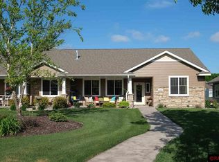 114 Woodhill Ct, Mankato, MN 56001