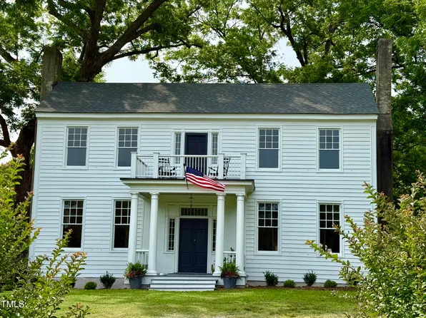 313 W Noble St, Louisburg, NC 27549