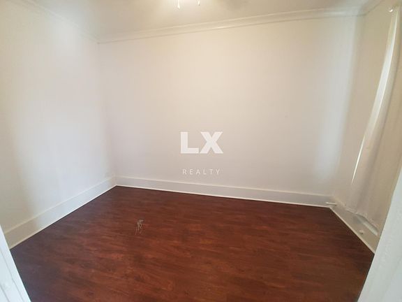 5th image of 1609 W Pratt Blvd #209
