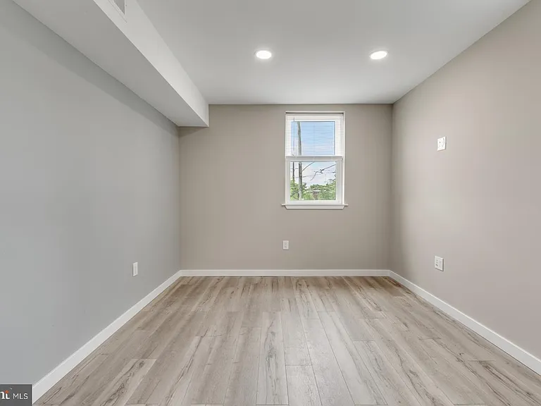 435 W Susquehanna Ave #2 — Photo 6