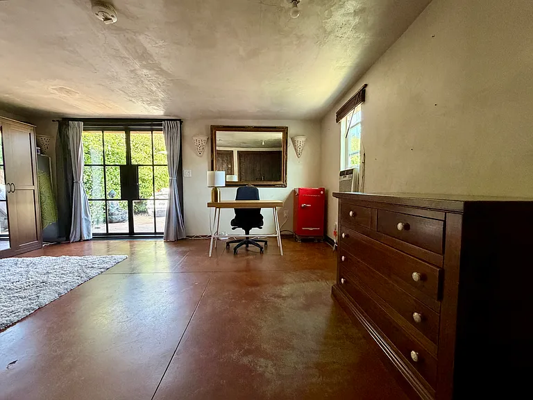252 S Griffith Park Dr — Photo 25