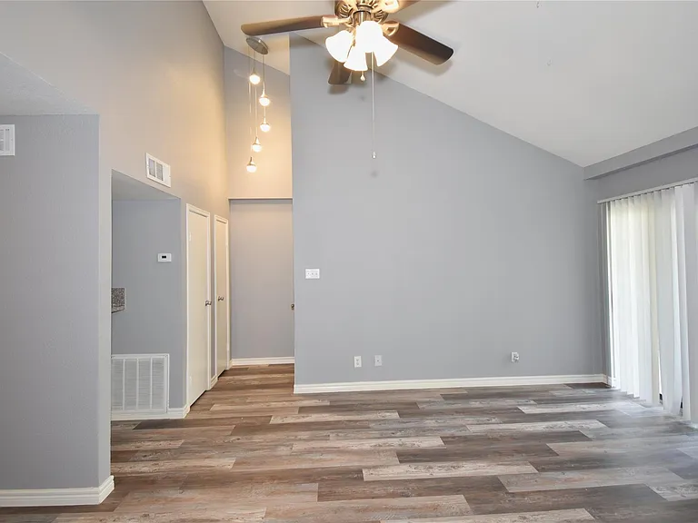 10811 Richmond Ave #76 — Photo 10
