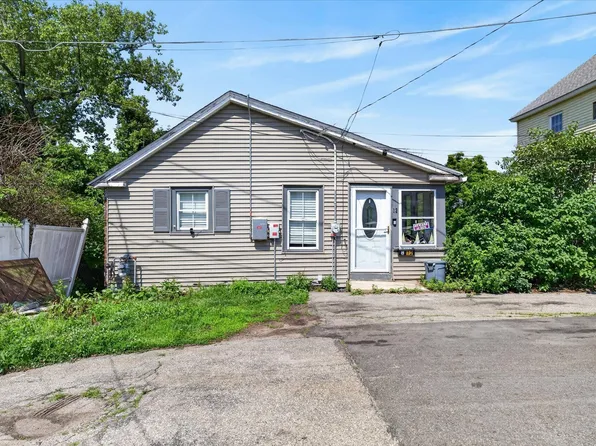 12 River Ct, Webster, MA 01570