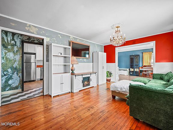 5th image of 11 Poplar Avenue