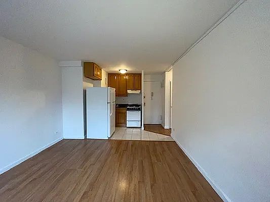 4th image of 83-60 118th St #4D