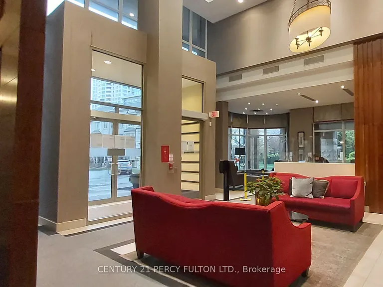 18 Kenaston Gdns #317 — Photo 4