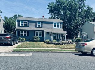 215 W Roland Rd, Brookhaven, PA 19015