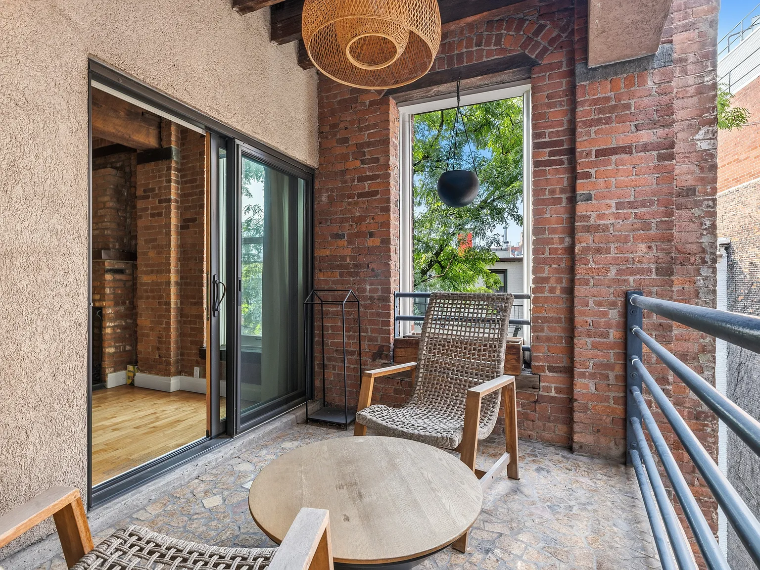 35 Bethune Street — Photo 4