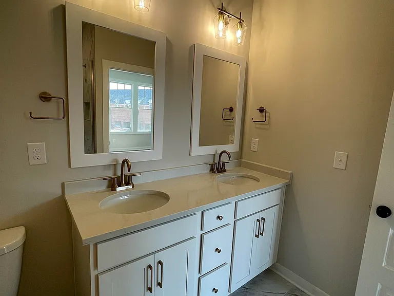 4870 Silas Ave — Photo 8
