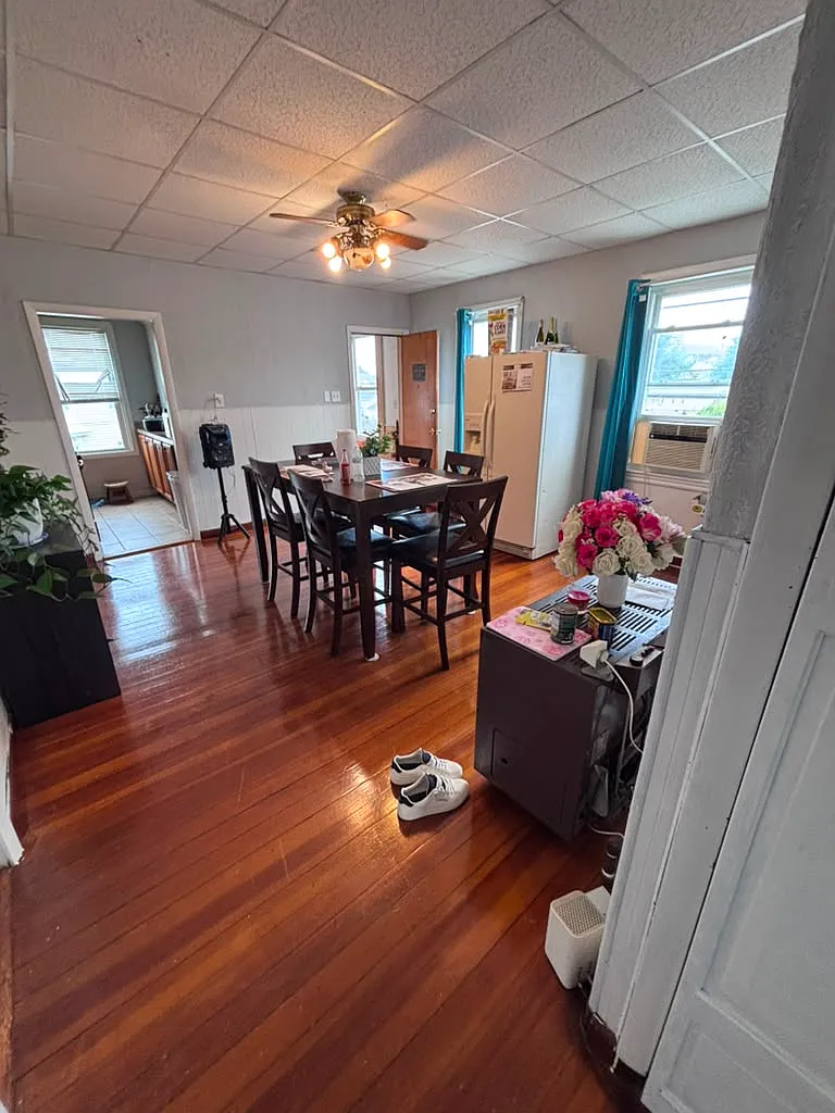 3 bed, 1.0 bath, $2,000 — Photo 3
