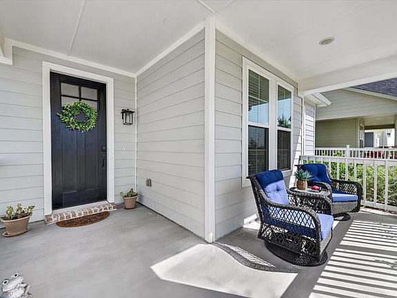 2nd image of 1112 Abigail Way