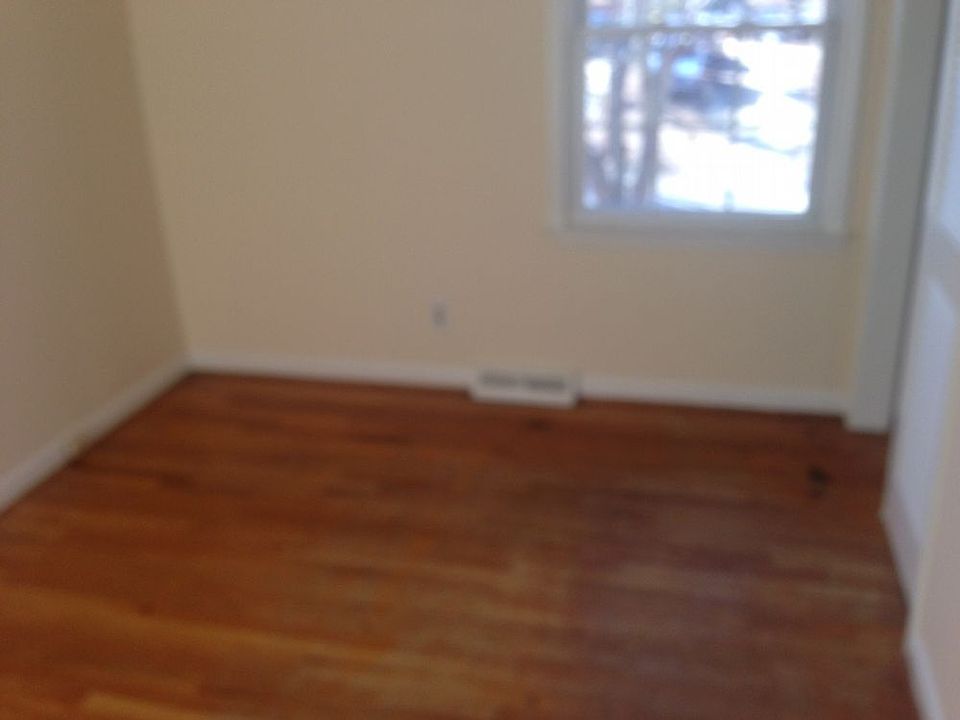 2nd image of 1620 Glenridge Rd