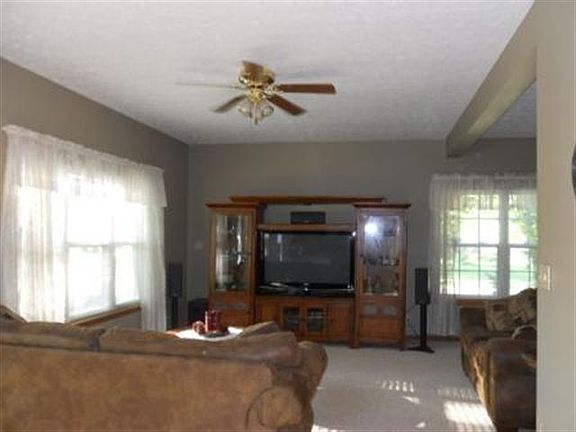 5th image of 4537 Bur Oak Ln