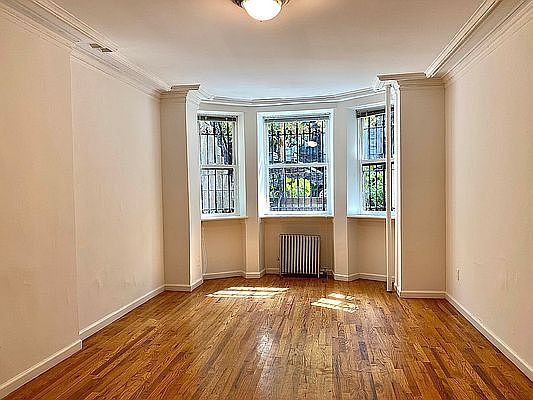 3rd image of 57 W 85th St APT 1