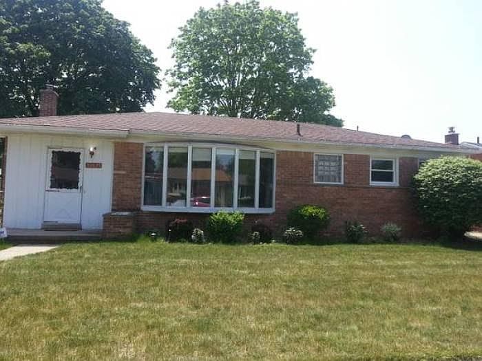 1st image of 35835 Parkdale St