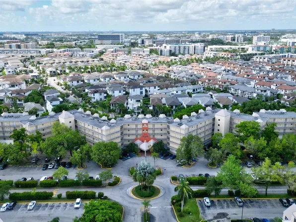 8290 Lake Dr APT 550, Doral, FL 33166