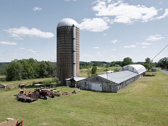 4th image of 180 Puckerville Rd