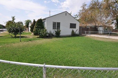 4th image of 1916 N 12th Ave