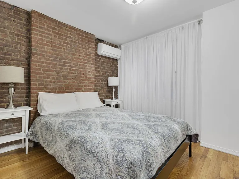 858 9th Ave #4R — Photo 2
