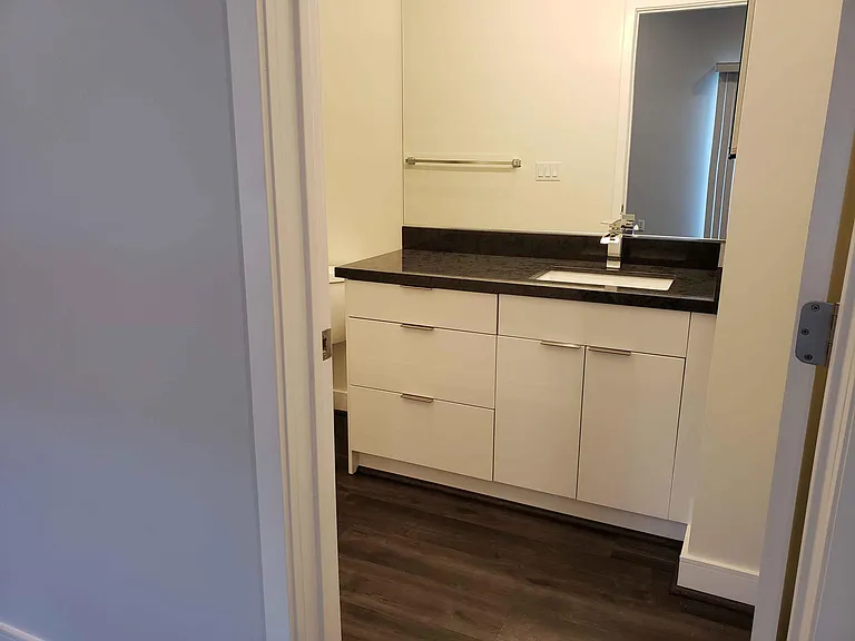 2653 S Hobart Blvd #8 — Photo 15