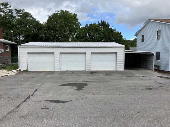 24 Douglas Ave, Lonaconing, MD 21539