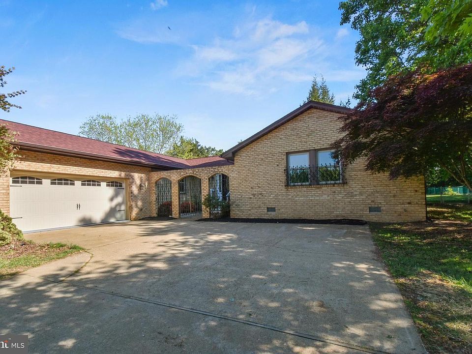1st image of 4014 Bonnie Brae Ct