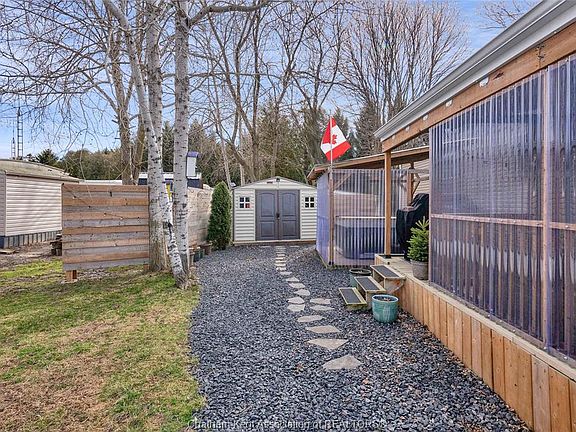 3rd image of 22220 Charing Cross Rd #32