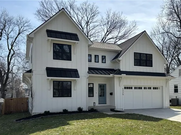 5325 W 72nd St, Prairie Village, KS 66208